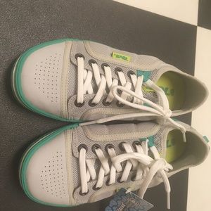 Teva Womens Fuse-Ion Green Gray Mesh Lace-Up Shoes Size 5.5 Spider Rubber Soles